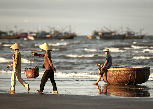 Đôi mắt làng chài