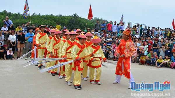 Từng bừng khai biển đầu năm