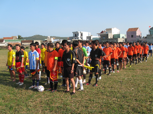 Tưng bừng giải bóng đá mừng xuân - Sa Huỳnh cup 2011